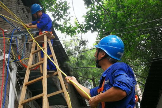 翠屏區正在施工變壓器現場 翠屏區正在施工變壓器現場